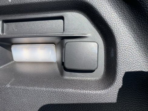 Used 2021 Ford Explorer XLT image 20