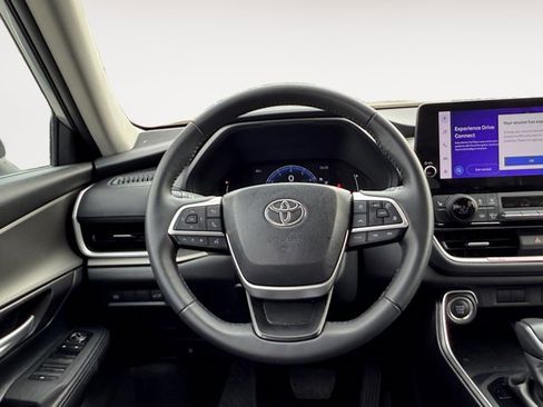 Certified 2025 Toyota Grand Highlander AWD image 17