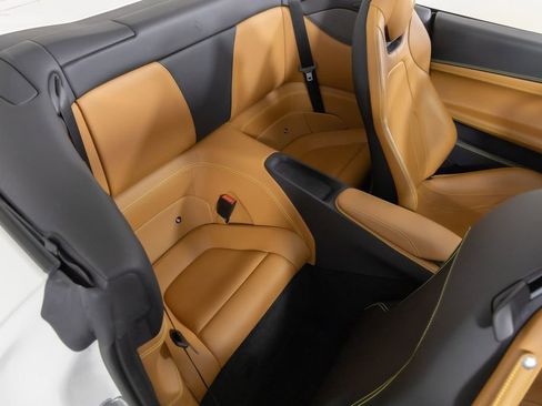 Used 2019 Ferrari Portofino image 41