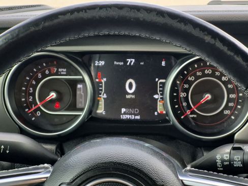 Used 2021 Jeep Wrangler Unlimited Rubicon AWD/4WD image 11