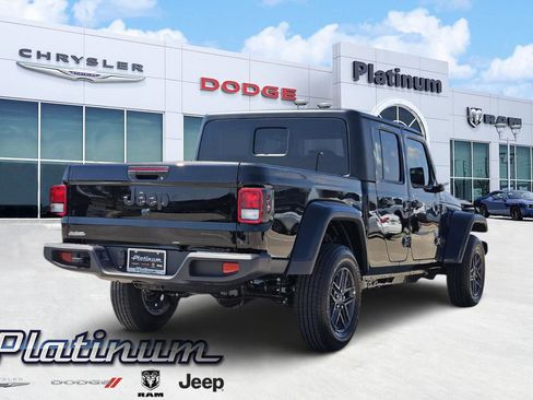 New 2025 Jeep Gladiator Sport image 5