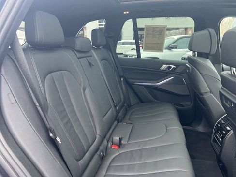 Used 2022 BMW X5 M50i image 28
