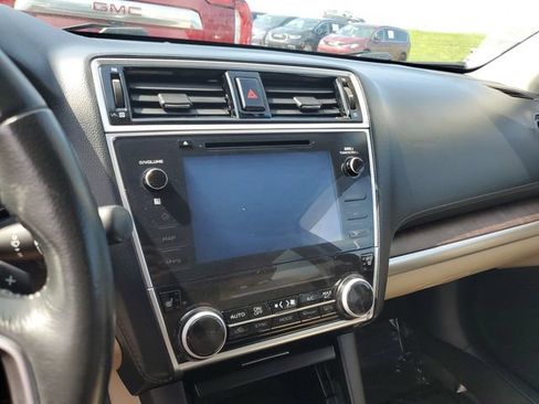 Used 2019 Subaru Outback 2.5i Limited AWD/4WD image 14