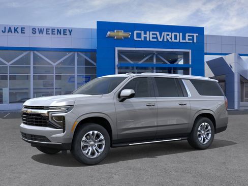 New 2026 Chevrolet Suburban LS w/ Max Trailering Package image 2