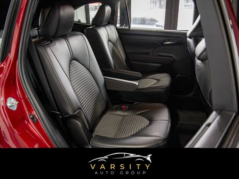 Used 2022 Toyota Highlander XSE FWD image 15