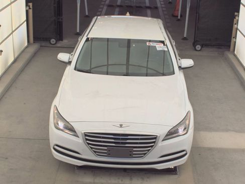 Used 2016 Hyundai Genesis 3.8 RWD image 2