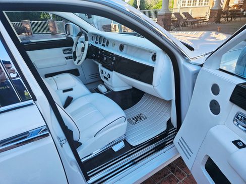 Used 2007 Rolls-Royce Phantom Sedan RWD image 17
