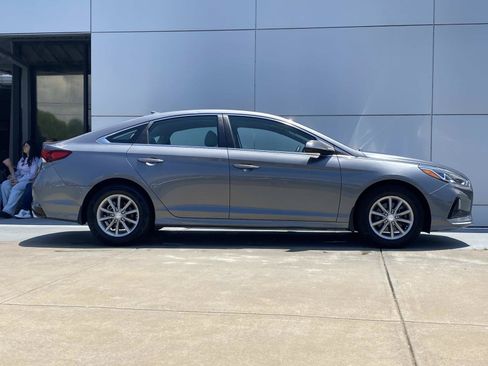 Used 2018 Hyundai Sonata SE FWD image 3