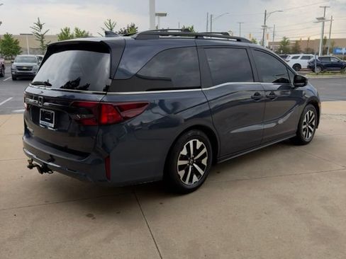 Certified 2025 Honda Odyssey EX-L image 5