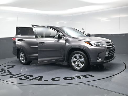 Used 2019 Toyota Highlander Limited image 24