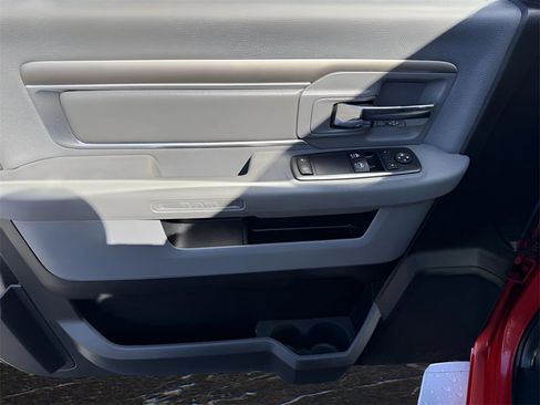 Used 2014 RAM 1500 Express image 12