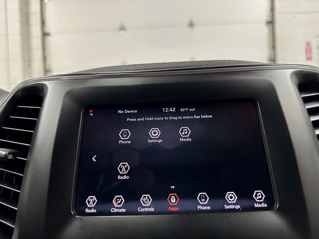 Used 2019 Jeep Cherokee Latitude Plus w/ Cold Weather Group AWD/4WD image 32