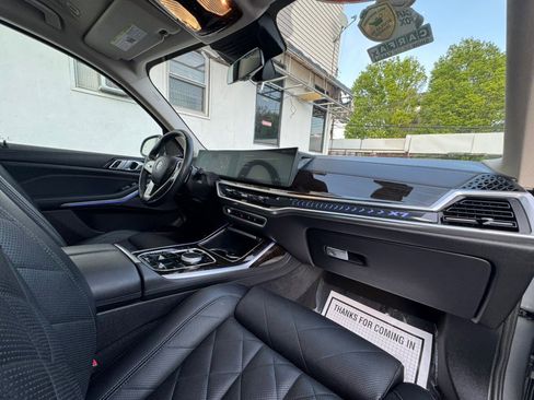 Used 2024 BMW X7 xDrive40i AWD/4WD image 31