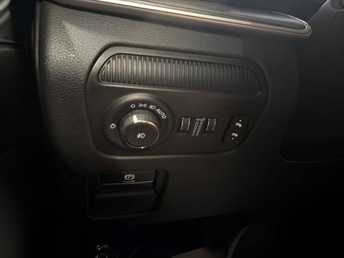 Used 2024 Jeep Wagoneer Series III AWD/4WD image 24