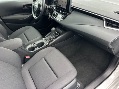 Used 2025 Toyota Corolla LE image 14