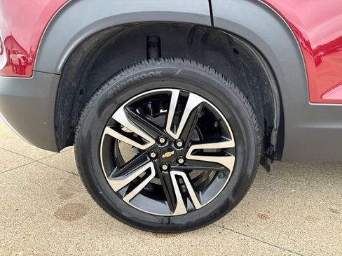 Used 2023 Chevrolet TrailBlazer LT FWD image 10