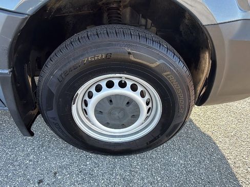 Used 2018 Mercedes-Benz Sprinter 2500 image 18