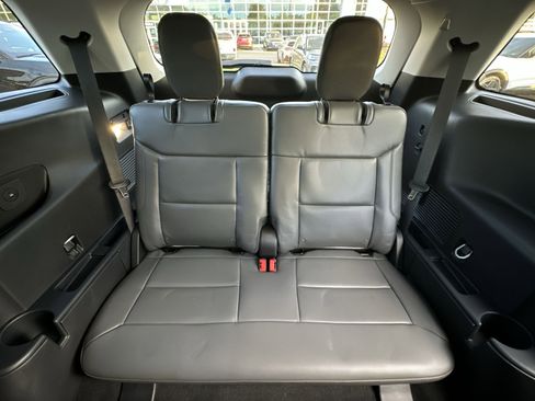 New 2025 Ford Explorer Active w/ Active Comfort Package image 31