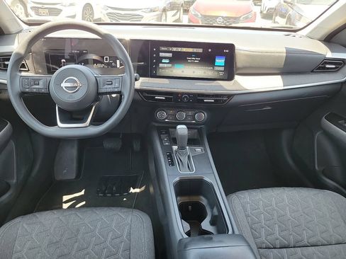 Used 2025 Nissan Kicks SV FWD image 21