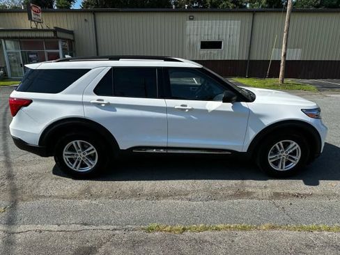 Used 2020 Ford Explorer XLT w/ Comfort Package AWD/4WD image 4