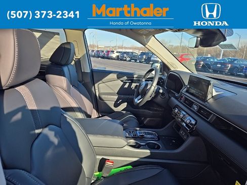 New 2025 Honda Pilot Touring image 19