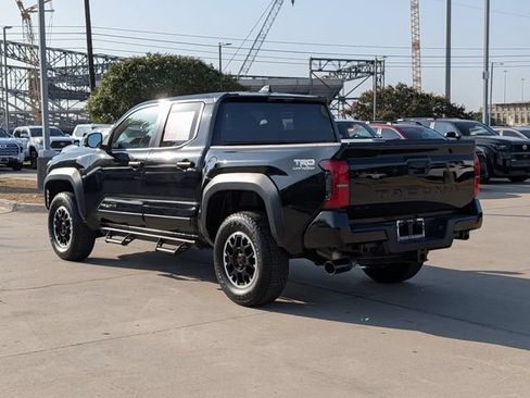 Certified 2024 Toyota Tacoma TRD Off-Road AWD/4WD image 9