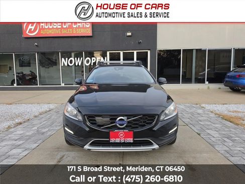 Used 2017 Volvo V60 T5 Cross Country w/ Climate Package AWD/4WD image 1