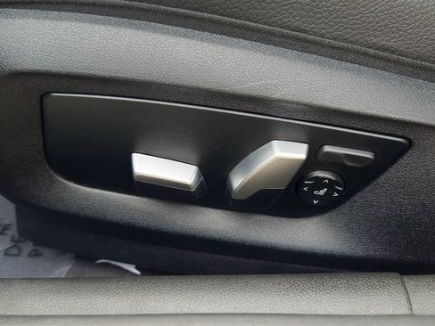 Used 2018 BMW 530e image 11