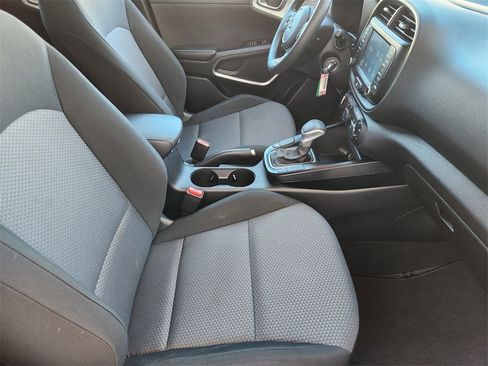 Used 2020 Kia Soul LX image 14