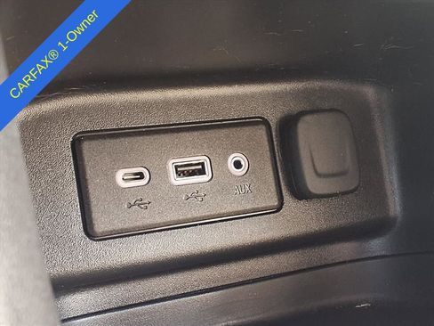 Used 2023 Chevrolet Equinox LT image 28