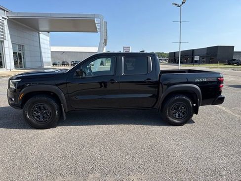 Used 2025 Nissan Frontier PRO-4X AWD/4WD image 14
