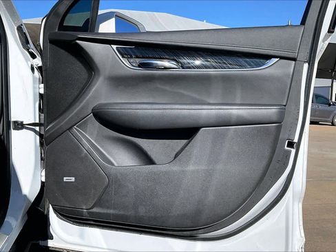 Used 2020 Cadillac XT6 Premium Luxury image 25