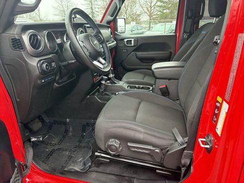 Used 2023 Jeep Wrangler Unlimited Rubicon 4xe w/ Cold Weather Group AWD/4WD image 12