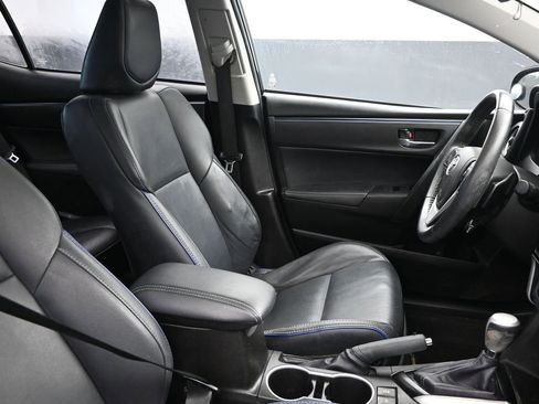 Used 2017 Toyota Corolla XSE image 12