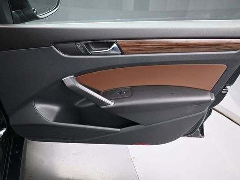 Used 2022 Volkswagen Passat 2.0T image 36