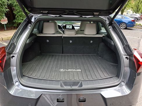 Certified 2026 Lexus UX 300h AWD w/ Accessory Package (2T) image 30