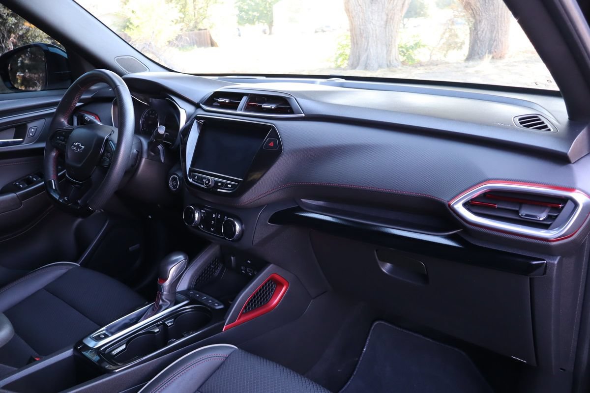 Used 2021 Chevrolet TrailBlazer RS w/ Technology Package AWD/4WD image 17