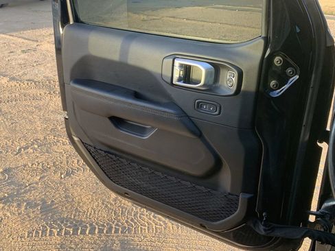 Used 2021 Jeep Wrangler Unlimited Sahara AWD/4WD image 20