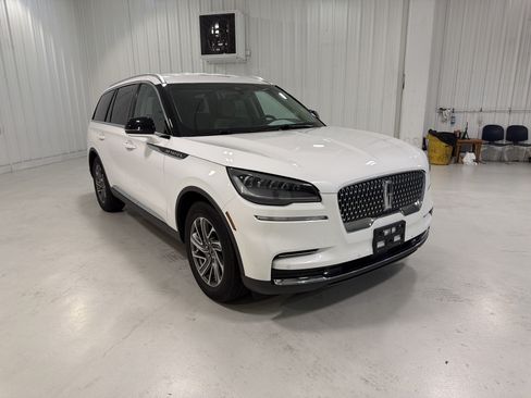Used 2020 Lincoln Aviator 2WD image 7
