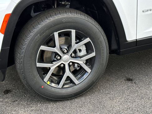 New 2025 Jeep Grand Cherokee Limited image 5
