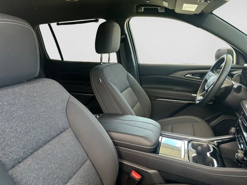 Used 2024 Chevrolet Traverse LS FWD image 16