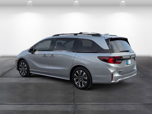 New 2026 Honda Odyssey Elite image 3