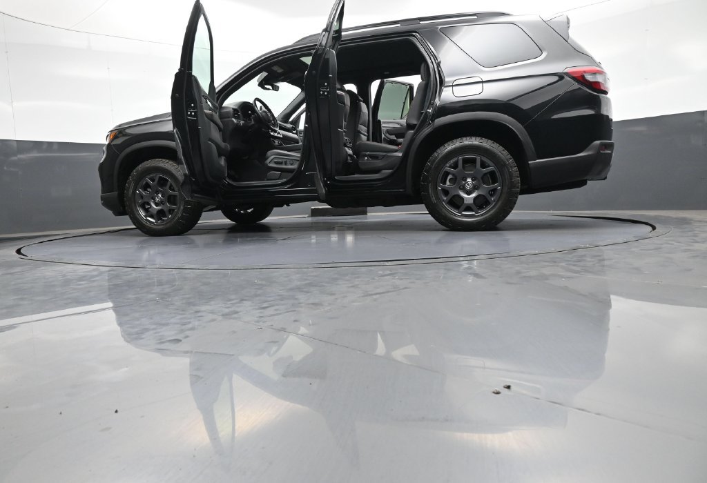 Certified 2024 Honda Pilot TrailSport image 51