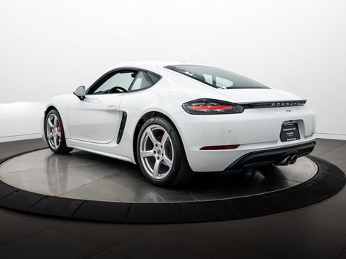 Certified 2018 Porsche 718 Cayman S RWD image 3