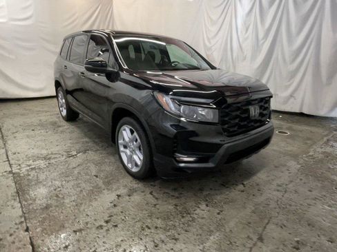 Certified 2025 Honda Passport EX-L image 2