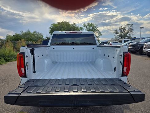 Used 2025 GMC Sierra 1500 SLT AWD/4WD image 17