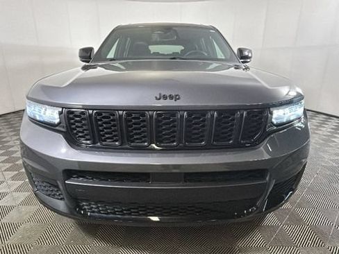 Used 2023 Jeep Grand Cherokee L Laredo AWD/4WD image 7