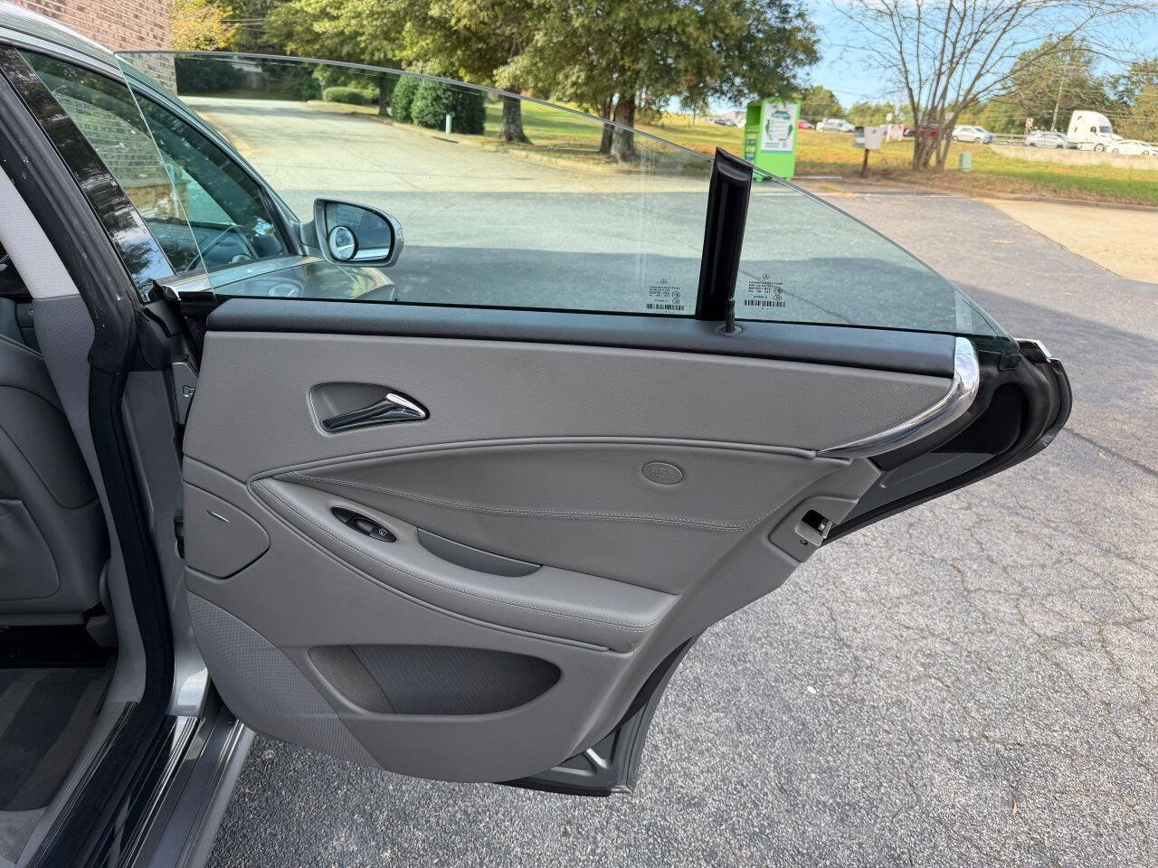 Used 2011 Mercedes-Benz CLS 550 image 24