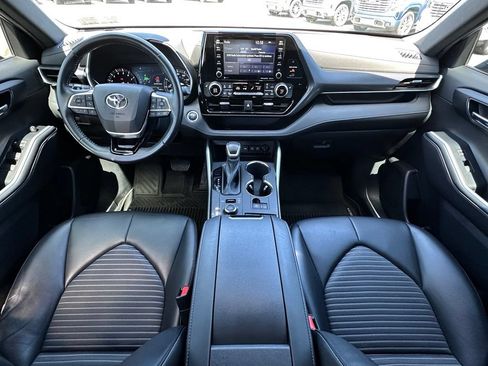 Used 2021 Toyota Highlander XSE AWD/4WD image 30