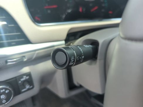 Used 2015 Chevrolet Traverse LT w/ Style and Technology Package FWD image 21